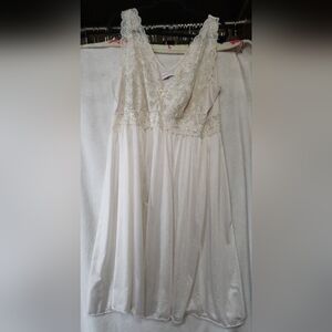 Shadowline Silhouette long nightgown ivory color lace bodice silky nylon skirt